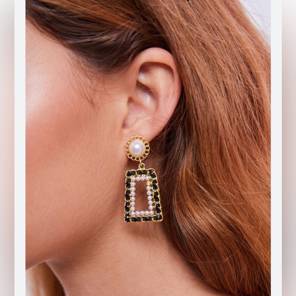 Cider Chain Pearl Earrings - Picture 4 of 16